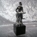 Brandmands Figur i metal 50 mm sort marmor  Højde 170 mm  Dkr 250,00